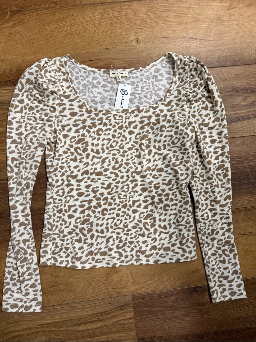 Main Strip Cream and Brown Leopard Print Long Sleeve Scoop Neck Top